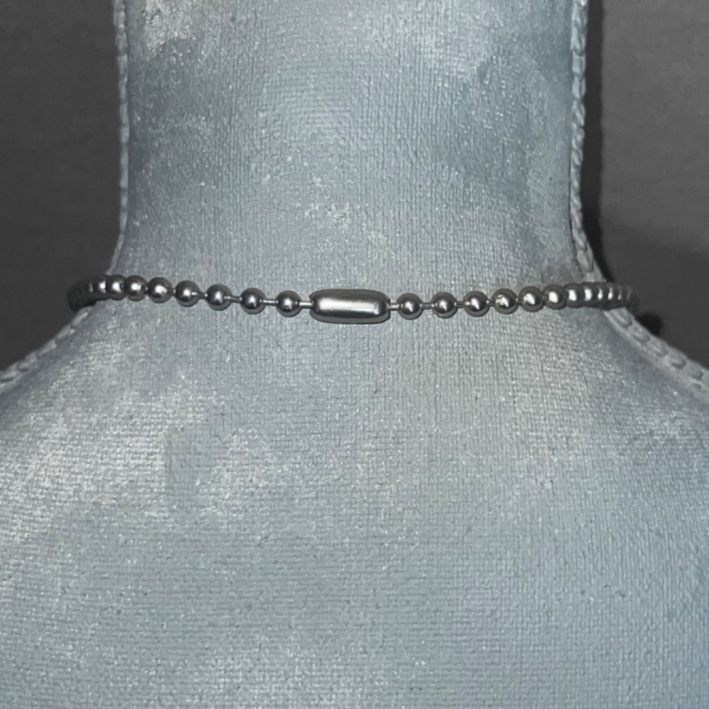 Greta Garbo Portrait Necklace - Picture 2 of 6